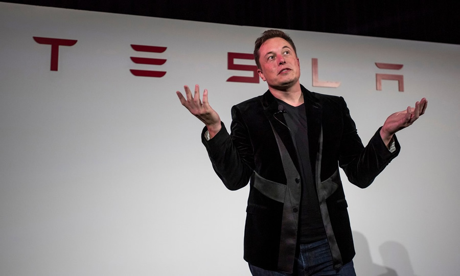 Tesla detuvo la produccin del Model 3 (y Elon Musk duerme en la fbrica en un silln)